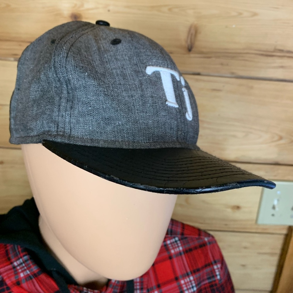 Black Grey Linen Adjustable Baseball Cap Vegan Leather Brim Lids